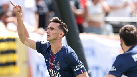 PSG như thể đội bóng đến từ hành tinh khác!